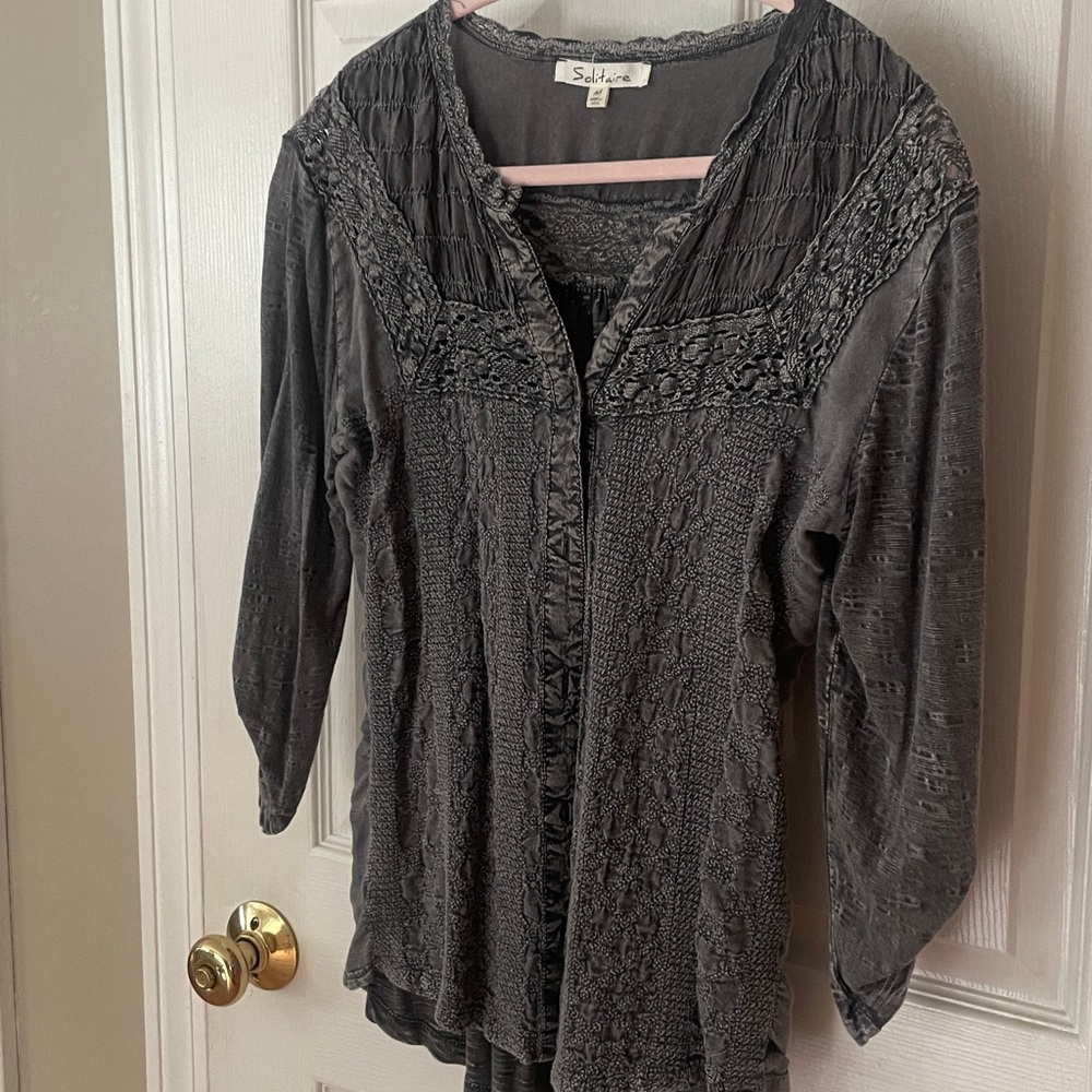 Solitare Boho beautiful Mineral Wash Embroidered Bell Sleeve Top Gray Medium
